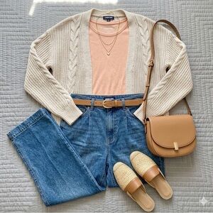 Like New Lands’ End Pink Short Sleeve Shirt – Classic, Comfortable Everyday Top